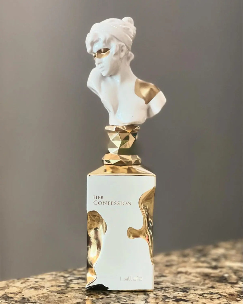 Her confession - Lattafa Fragrance Addict